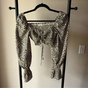 Chic Leopard Print Blouse with Puff Sleeves